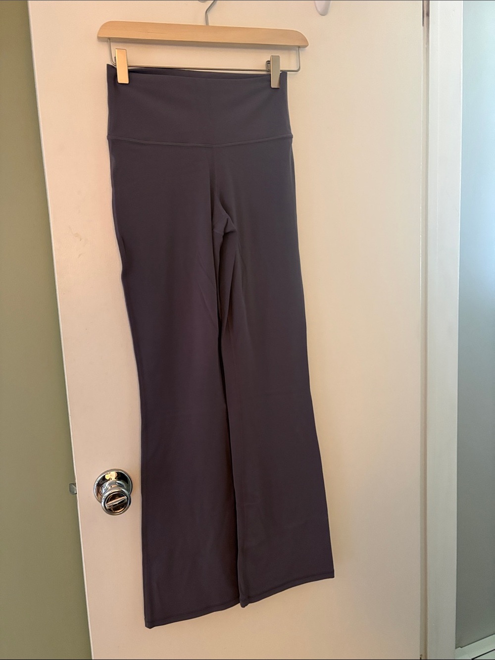 Athleta Transcend Slim High-Waist Flared Active Pants Muted Purple